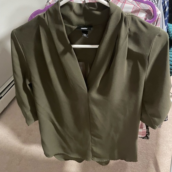 Green sleek blouse - Picture 1 of 4